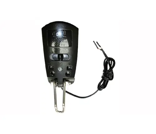 Alalisvoolugeneraatoriga esilatern Union Hilux UN-4268