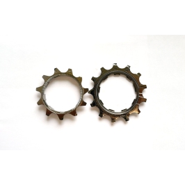 Звездочкй Shimano CS-­LG400­ CUES Linkglide