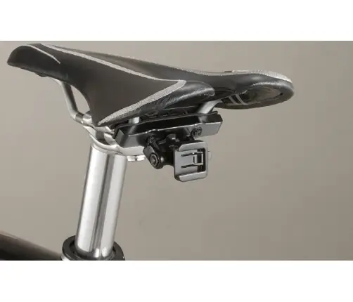 Держатель для заднего фонаря Cat Eye RM-1