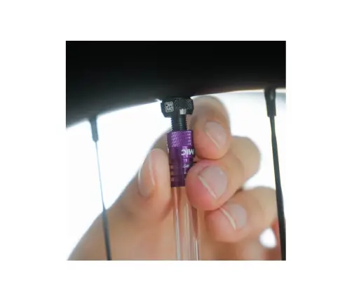 Riepu hermētiķa inžektors Dynamic Hector The Injector