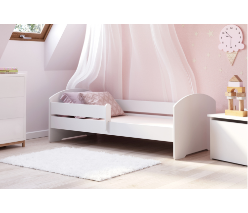 Детская кровать LUK 140x70 с бортиком и матрасом