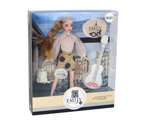 Lelle Emily ar ģitāru un kaķēnu Lelle Emily ar ģitāru un kaķēnu