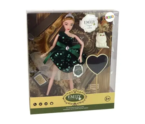 Lelle Emily ar baltu kaķēnu Lelle Emily ar baltu kaķēnu