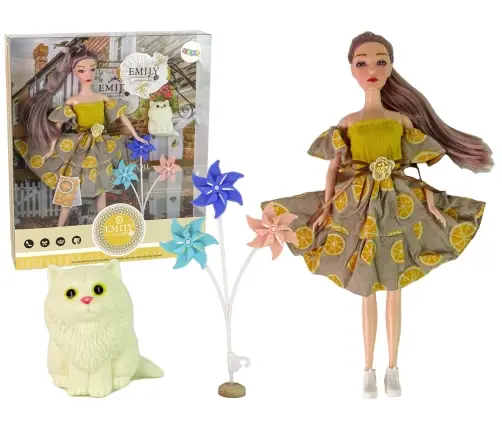 Lelle Emily ar vējdzirnavām un Kaķēnu