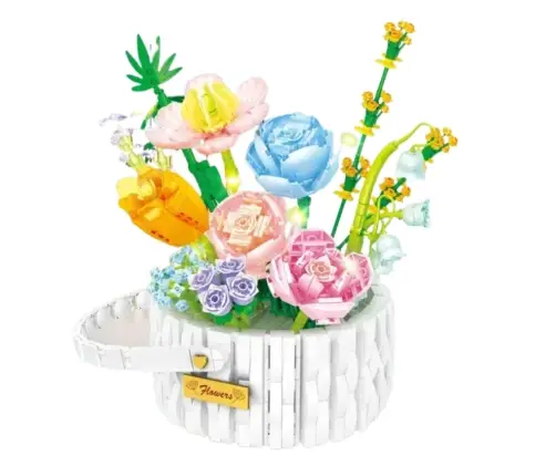 Construction Blocks Flower Arrangement in a Basket LED Lights 1376 pcs.