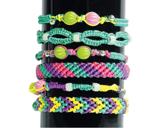 Crazy Chic Bracelet Studio: Friendship Bracelet Mania Clementoni 18857 Crazy Chic Bracelet Studio: Friendship Bracelet Mania Clementoni 18857