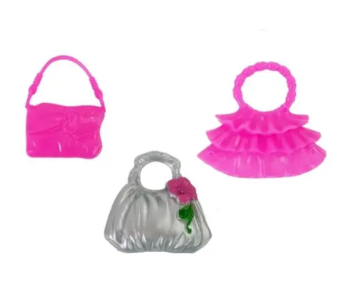 Lelle lillā kleitā ar aksesuāriem