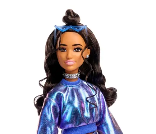 Barbie Barbiecore Deluxe Fashionistas - Petite lelle JFP42