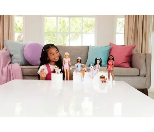 Barbie Twinning Looks - Blonde Doll JFP36