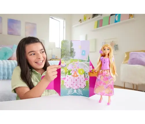 Disney Princess Fashion Doll Spin and Reveal Rapunzel HTV86