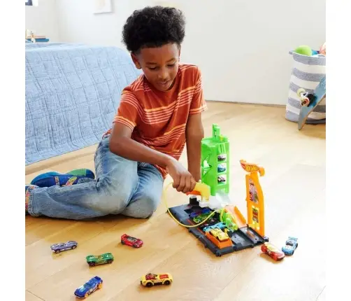 HW City Nemesis Bat vs. Tire Shop​ HTN78