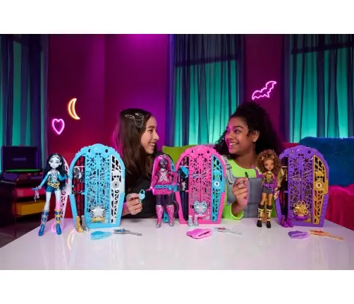 Monster High Skulltimates Secrets Hauntlywood Series - Clawdeen Wolf JBG80