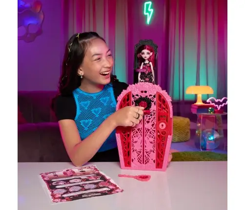 Monster High Skulltimates Secrets Midnight Garden Series - Draculaura HYT72