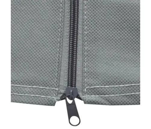 Haagissuvila Kate, Hall, M