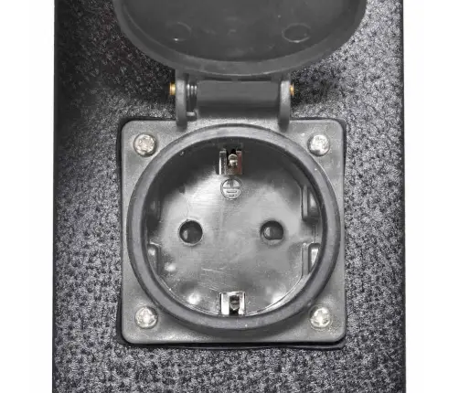 Pistikupesade Torn, Must