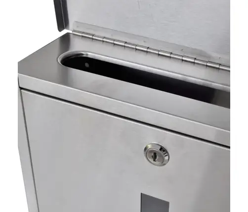 Kaks Alusel Postkasti, Roostevabast Terasest