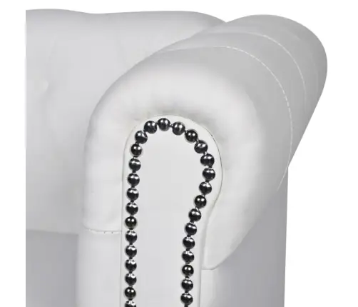 Chesterfieldi Diivan Kolme Istekohaga, Kunstnahast, Valge