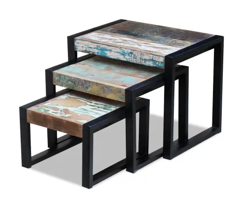 Kolm Üksteise Alla Mahtuvat Taastatud Puidust Lauda