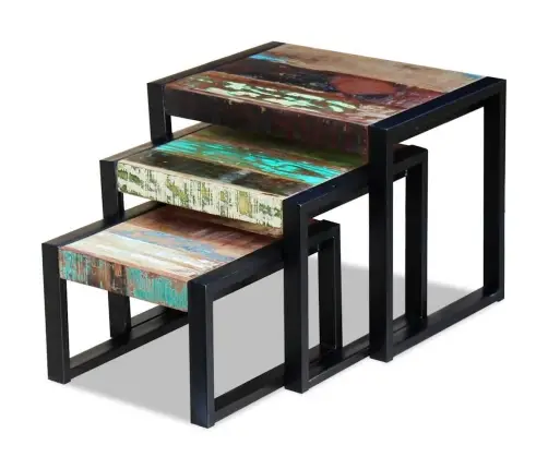 Kolm Üksteise Alla Mahtuvat Taastatud Puidust Lauda