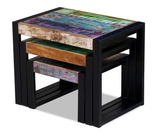 Kolm Üksteise Alla Mahtuvat Taastatud Puidust Lauda