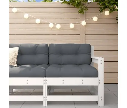 Aia Nurgadiivan, Valge, Männipuit