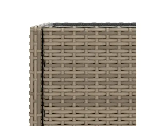 Riiuliga Aia Taimekast, Hall, Polürotang