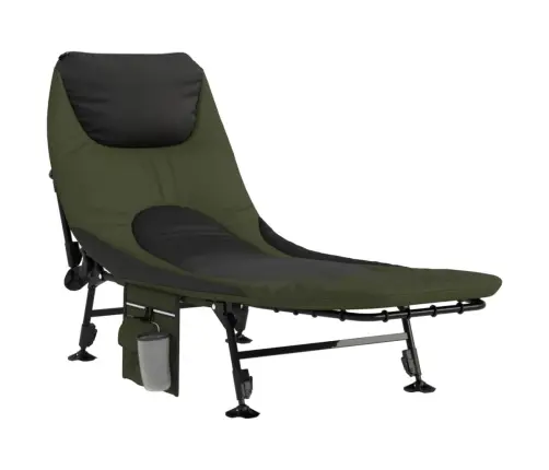 Gultas Žvejybai Su Padukus Nuo Purvo Turinčiomis Kojomis