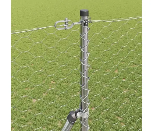 Aed Koos Postidega Hõbedane 1.6 X 50 M Pvc Kaetud Teras