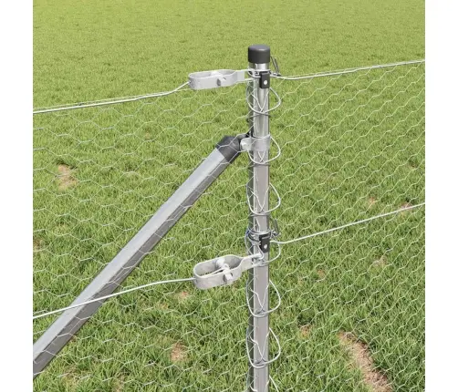 Aed Koos Postidega Hõbedane 0.6 X 25 M Pvc Kaetud Teras