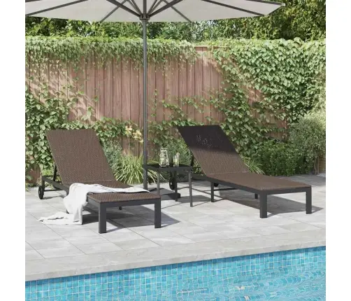 Sauļošanās Krēsli 2 Gab. Ar Riteņiem Un Galdu Brūns Polietilēna Rotangpalma Vidaxl