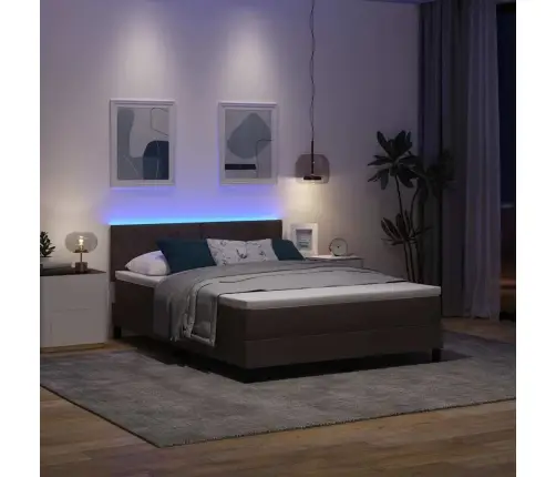 Kastveida Gulta Ar Matraci Un Led Tumši Brūnā 140X190 Cm Auduma Vidaxl