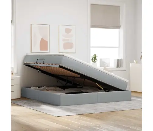 Lova Su Daiktų Laikymo Vieta Ir Čiužiniu Šviesiai Pilka