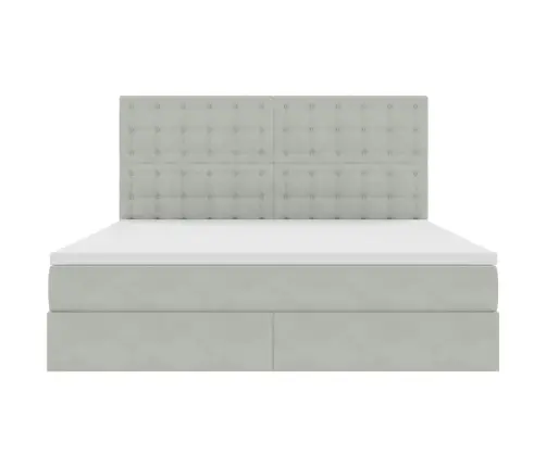 Lova Su Daiktų Laikymo Vieta Ir Čiužiniu Šviesiai Pilka