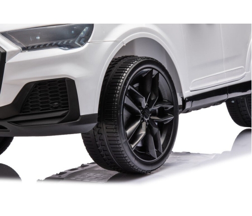 Vienvietīgs elektromobilis Audi Q7 White