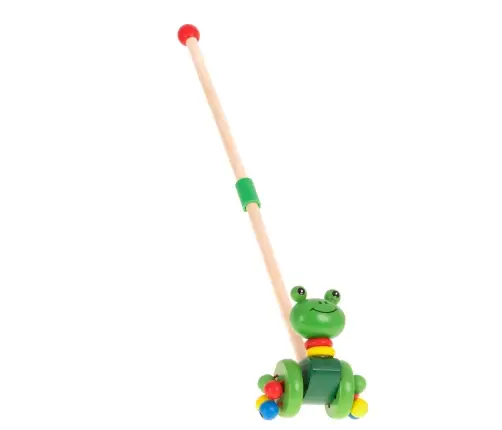 Push uz nūjas koka pastaigu vardes