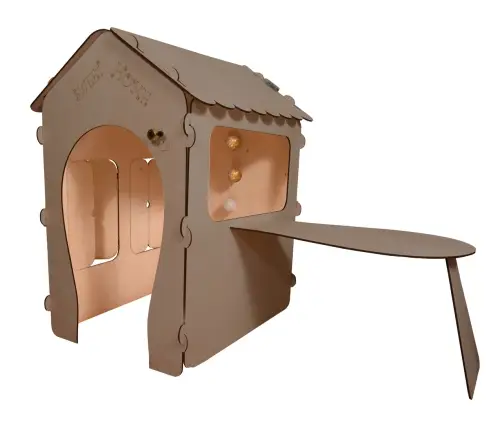 Koka bērnu māja ar tāfeli un galdu