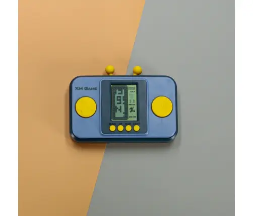 Elektronisko arkādes spēļu pārnēsājamā konsole pelēkā krāsā