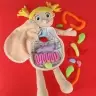 Maskot lelle, kas mācās anatomiju meitene