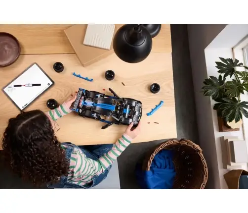 LEGO Technic Porsche GT4 e-Performance Race Car 42176