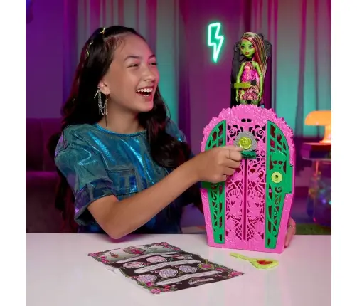 Monster High Skulltimate Secrets Venus McFlytrap HYT75